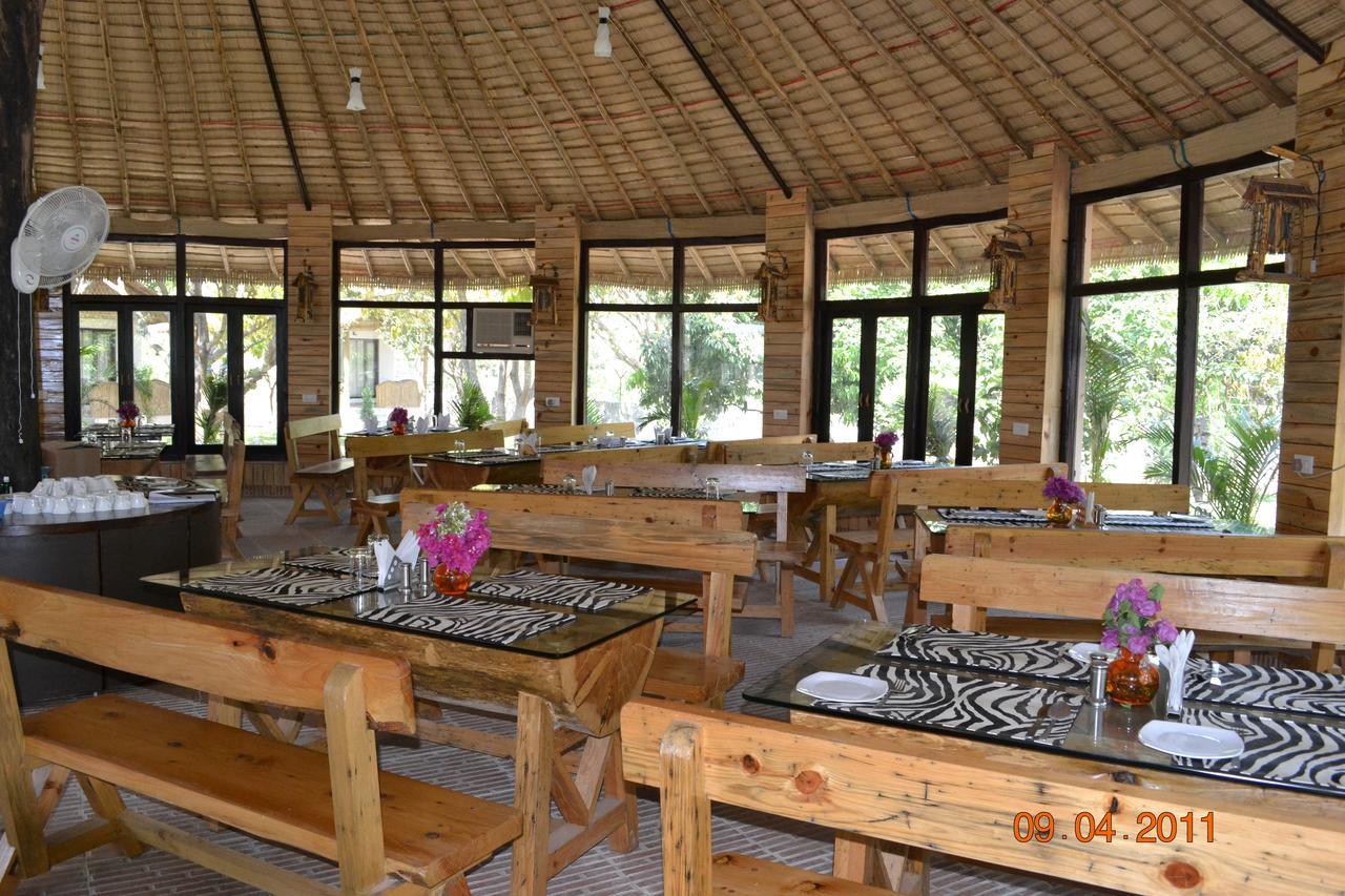 Corbett Wild Iris Spa And Resort Rāmnagar Buitenkant foto