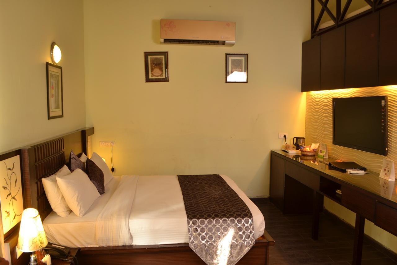 Corbett Wild Iris Spa And Resort Rāmnagar Buitenkant foto