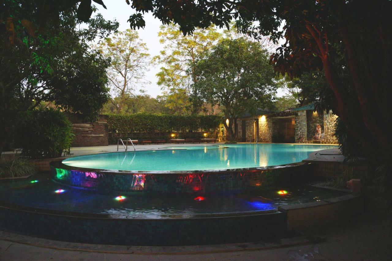 Corbett Wild Iris Spa And Resort Rāmnagar Buitenkant foto